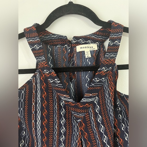 Monteau Aztec stripped women’s XL sleeveless navy/red top w/ peek hole back - Picture 4 of 8